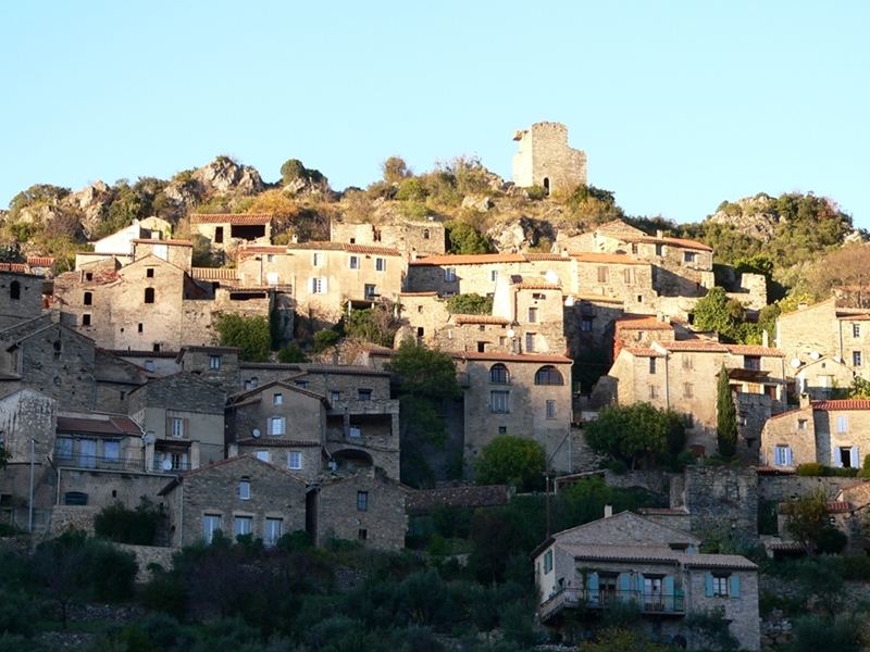 Chemin empierré - Randonnée des gorges de l'Orb à Roquebrun