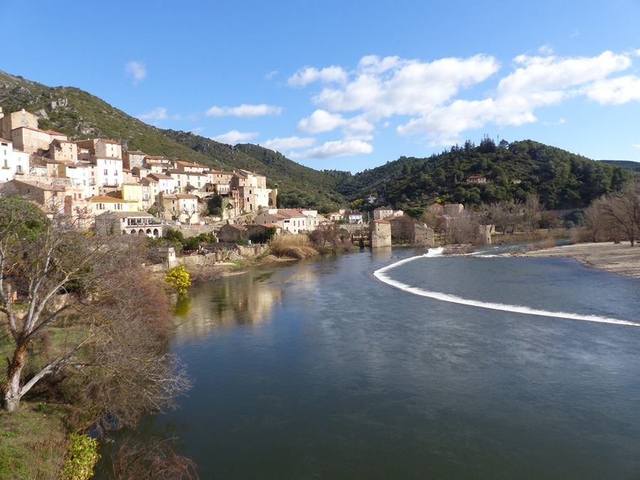 Chemin empierré - Randonnée des gorges de l'Orb à Roquebrun