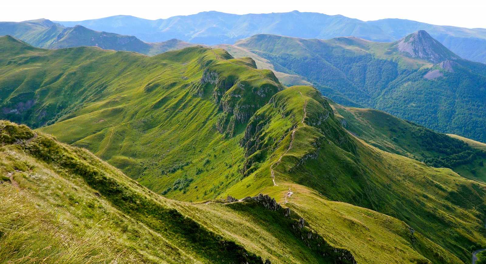 puy-mary-cantal-auvergne.jpg